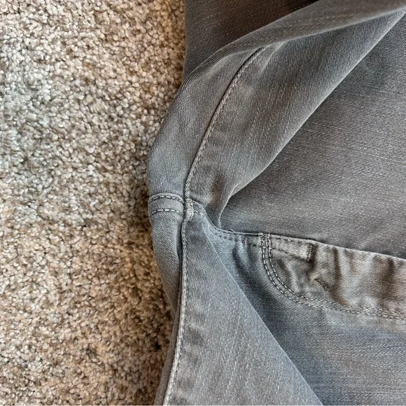 NWOT MOTHER High Waisted Looker Ankle Fray Skinnies in Dye Graphite. Size 28 - Picture 6 of 15